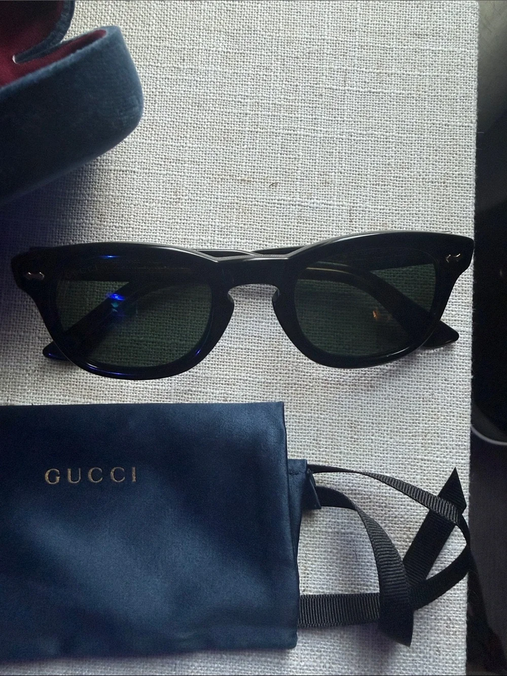 Gucci sunglass pouch and case